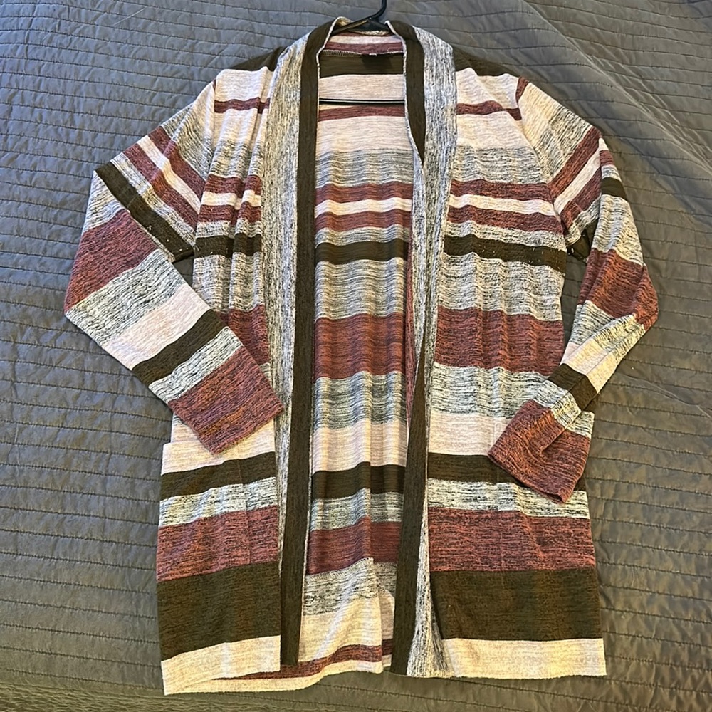 Striped cardigan/sweater
